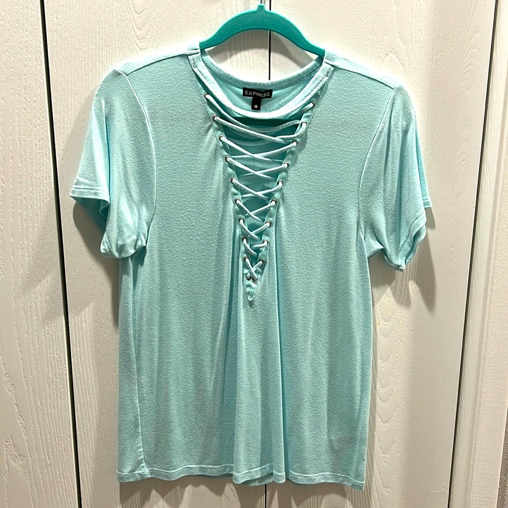 Express lace-up t-shirt